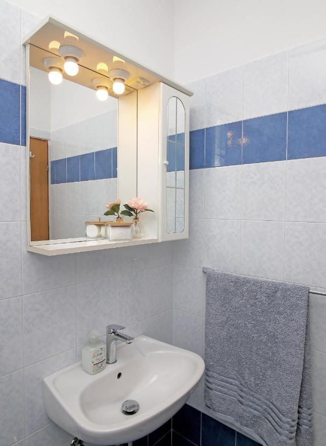 Apartmani Krmek 米利尼 外观 照片