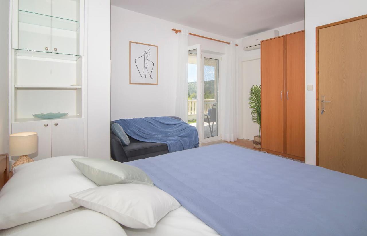 Apartmani Krmek 米利尼 外观 照片